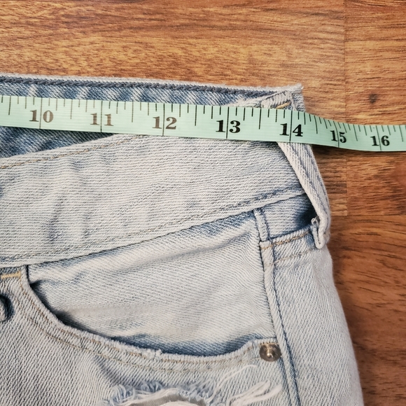 Abercrombie & Fitch Size 0 Low Rise Short Jean Shorts - Picture 4 of 6